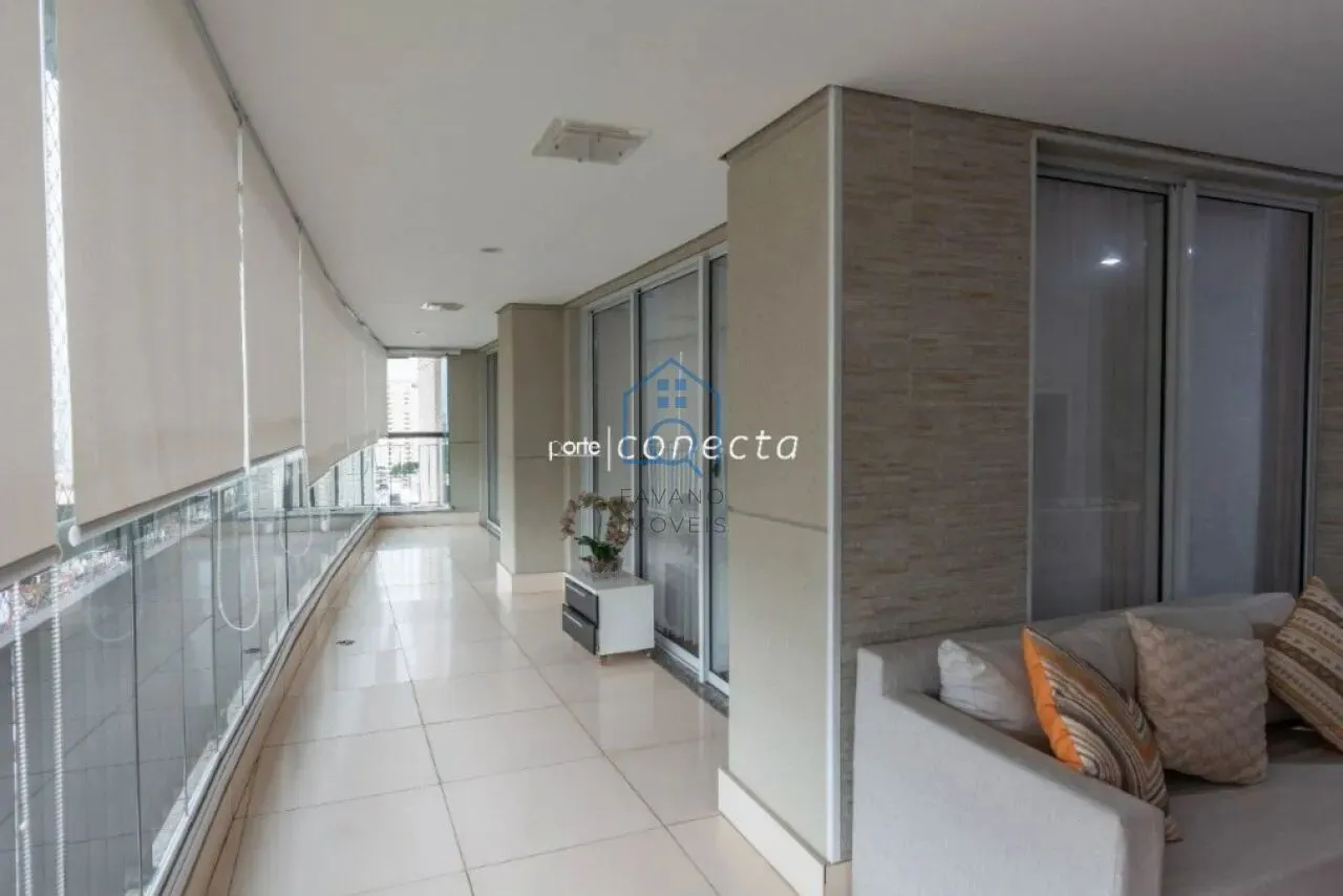 Vende-se apto decorado no Tatuapé com 234m², 4 dorm, 4suítes, 4 vagas, mobiliado
