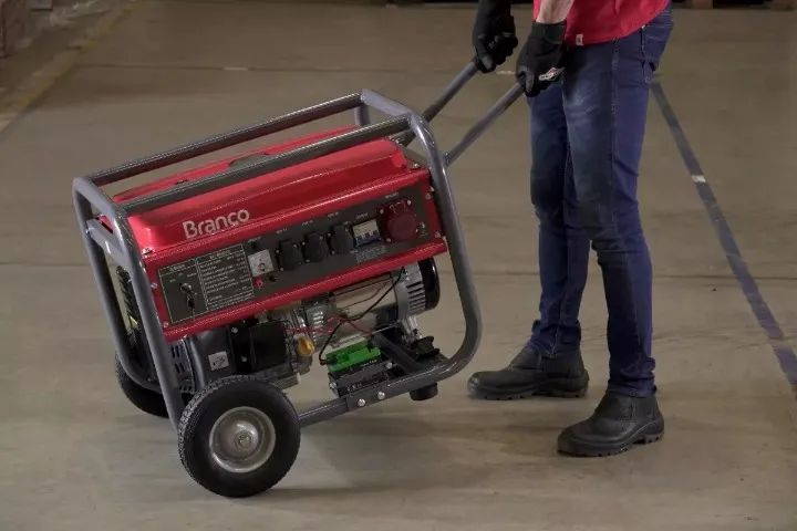 Gerador De Energia À Gasolina 8,0kva 15hp 220v Trifásico - Foto 2