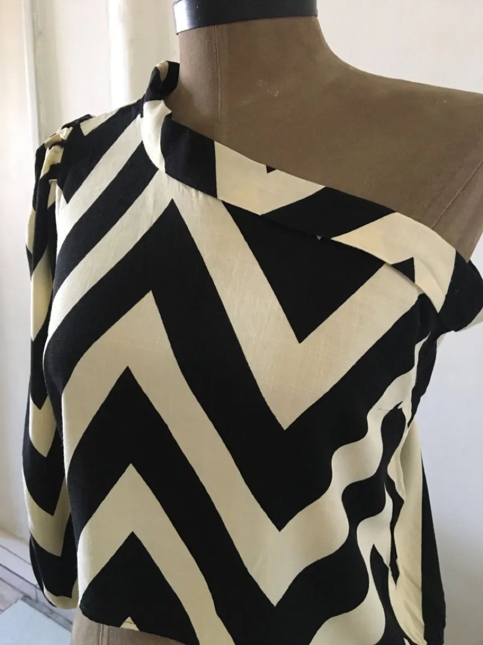 Blusa Feminina Decote Ombro Único - Foto 2
