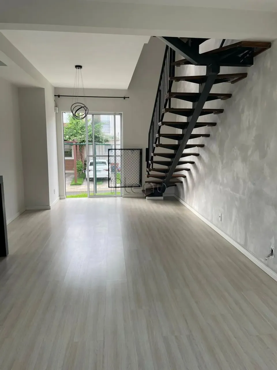 Sobrado à venda em Paulínia, Balneário Tropical, com 1 suíte, com 84 m²