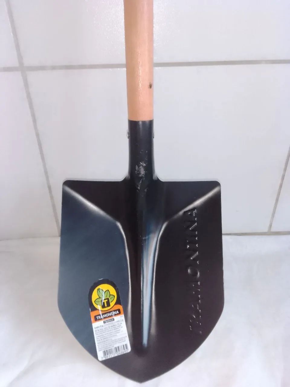 Pá Tramontina com Cabo de Madeira - Foto 6