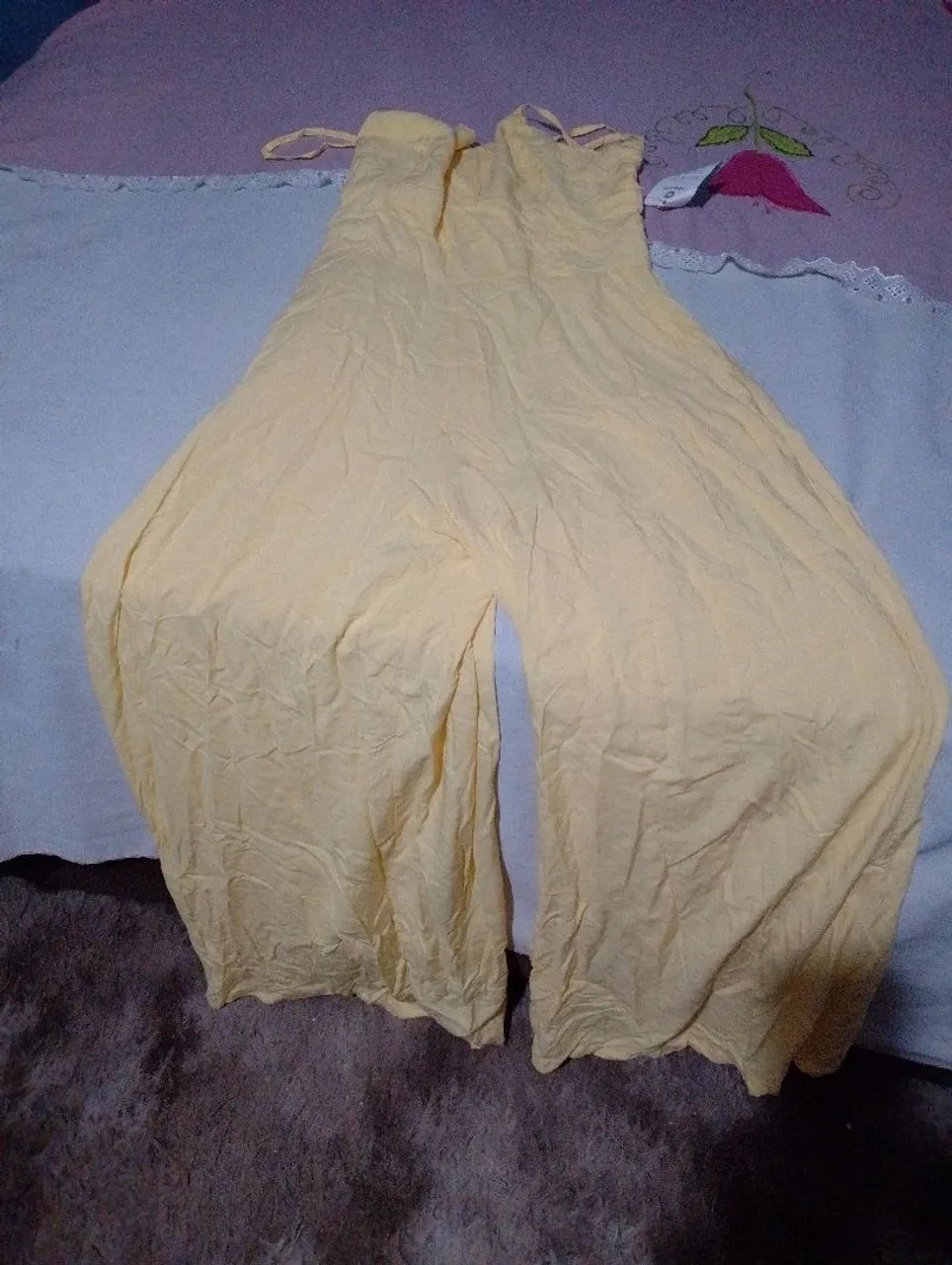 Macacão Longo Amarelo - Novo