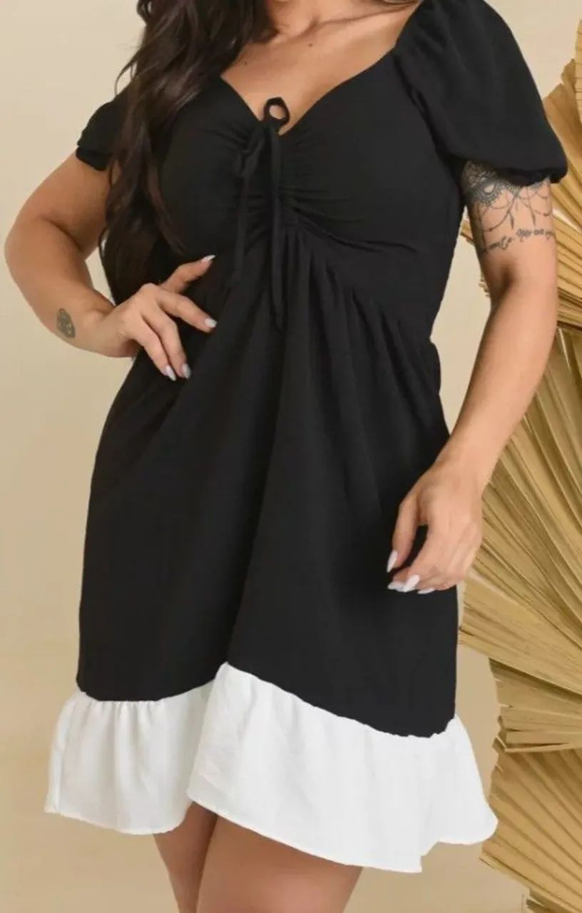 Vestido Preto com Detalhe Branco - Foto 2