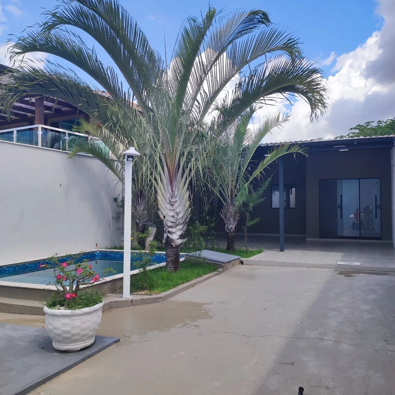 ALUGO /  CASA NOVINHA COM PISCINA  2500+CAUÇÃO  - Foto 2
