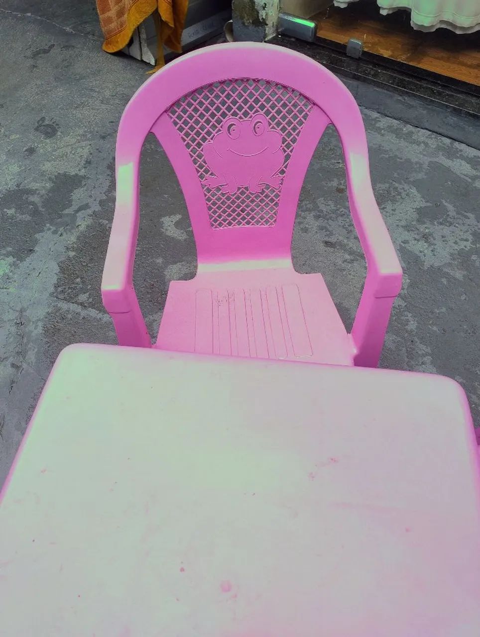 Mesinha Infantil Rosa 46x38cm+2 Cadeira Poltroninha Kids  - Foto 4