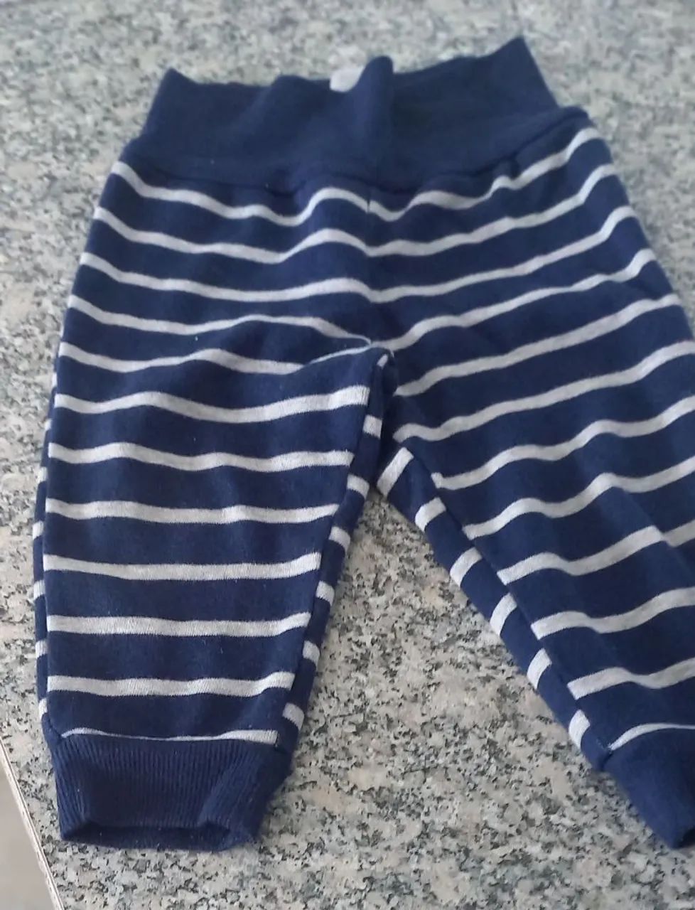 Calça listrada azul e branca para bebê - Foto 2