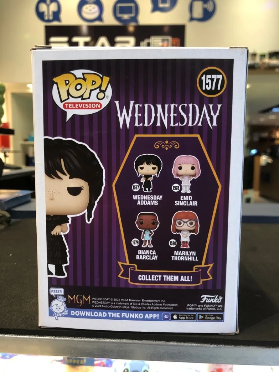 Funko Pop Wednesday Addams 1577 - Colecionável - Foto 2
