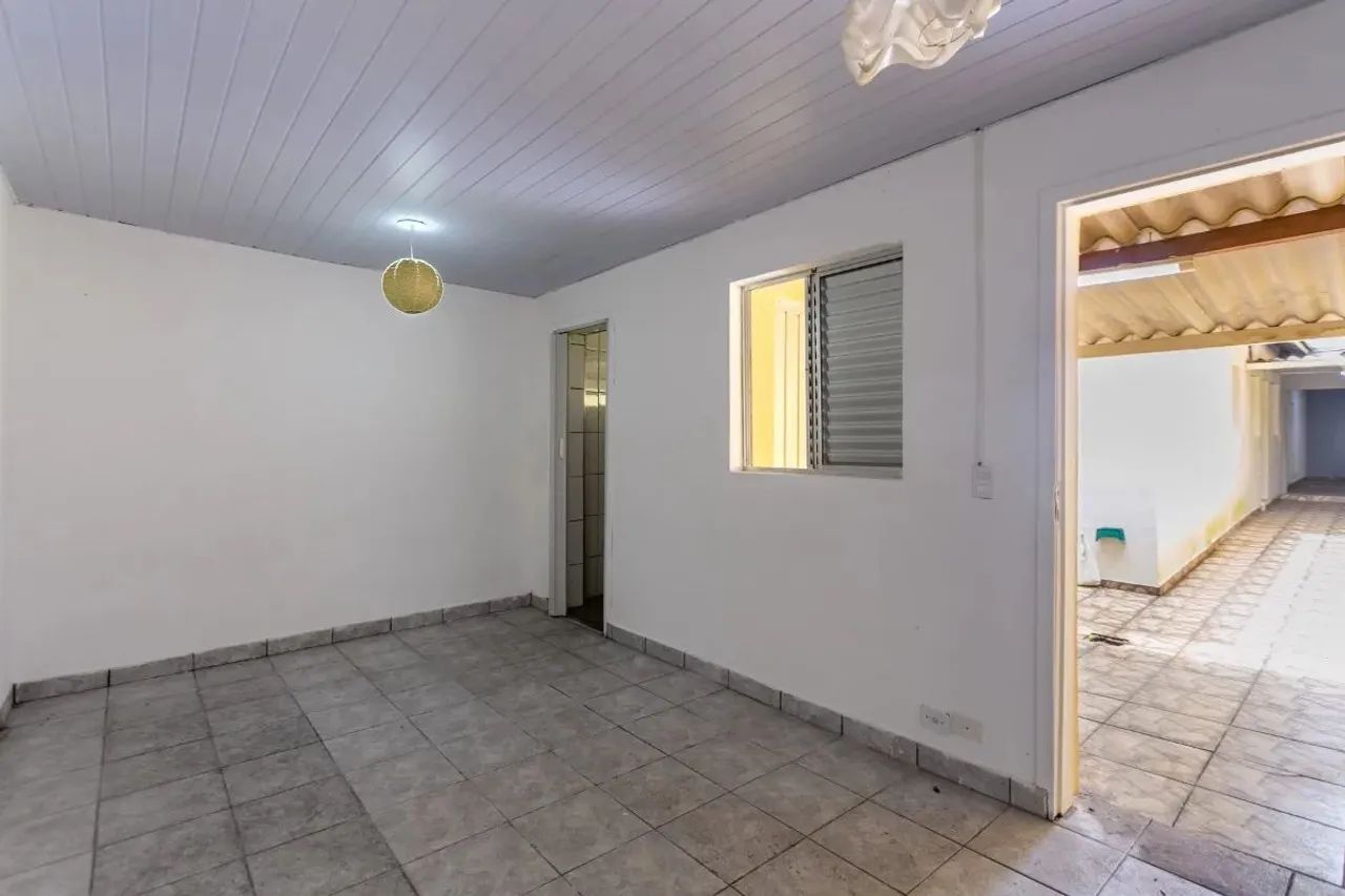 Casa tipo para venda com 2 quartos, 90m² - Foto 4