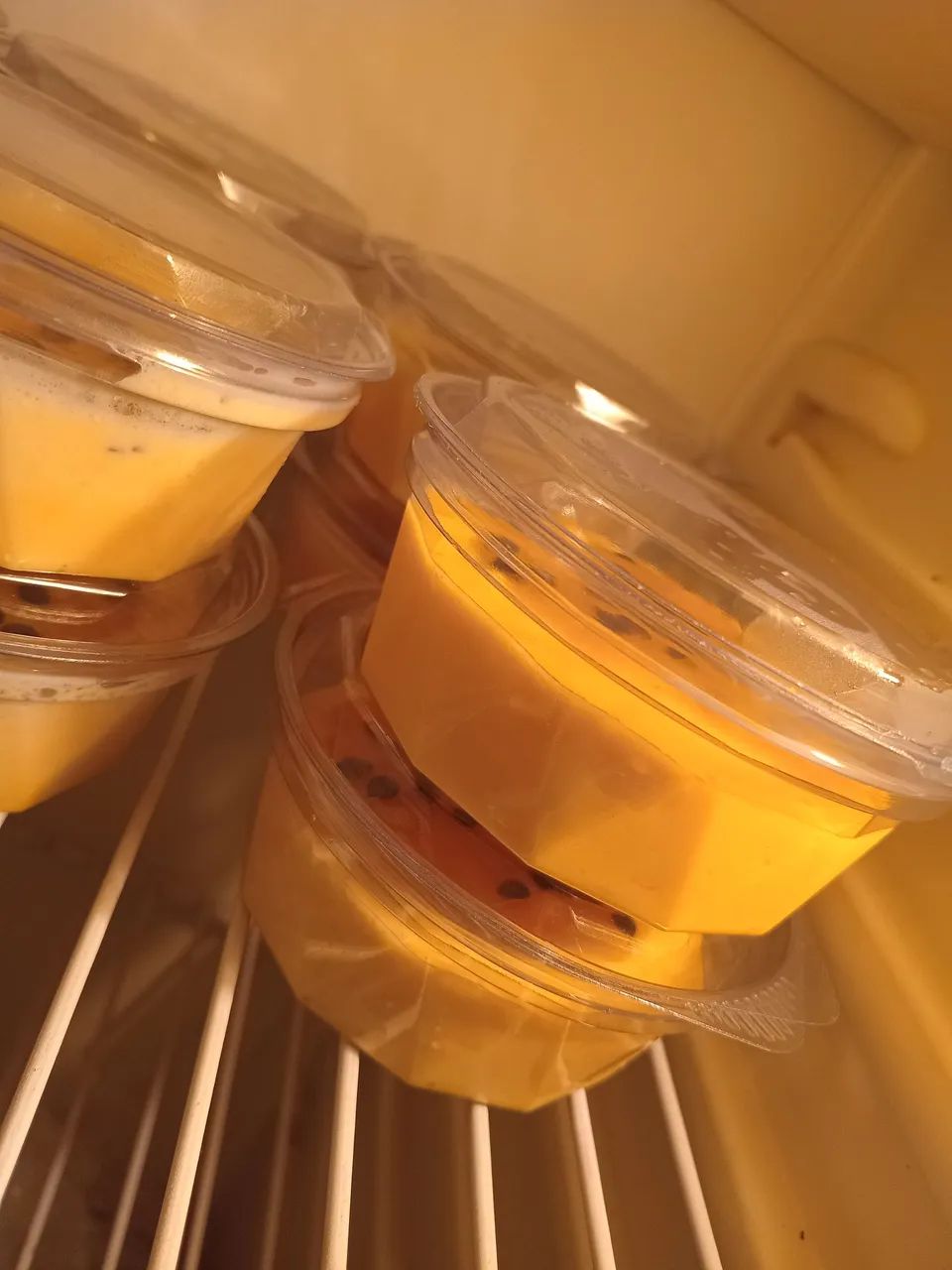 Mousse de maracujá em pote - maracujá e limão 