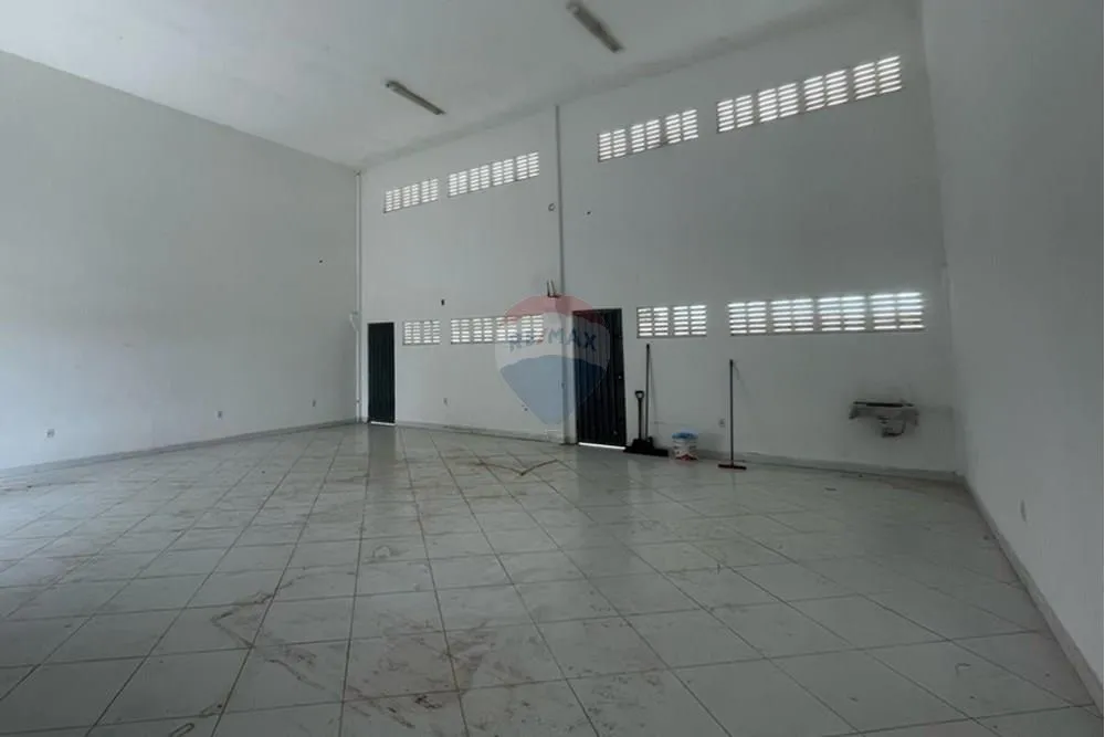 Prédio Comercial em Extremoz