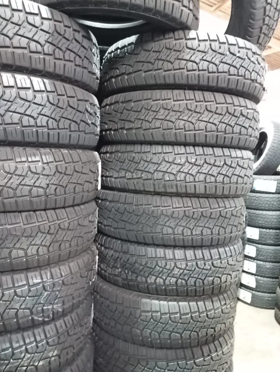 Sua próxima viagem começa com um bom pneu remold! Qualidade e preço baixo, só aqui na RL
