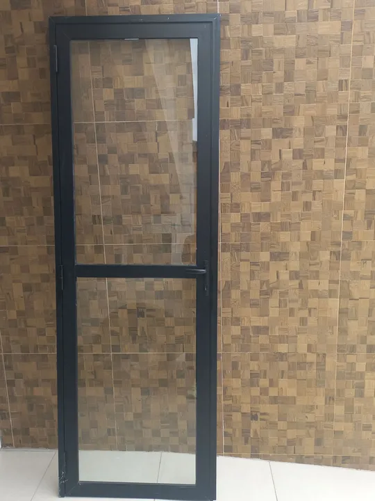 Porta abrir alumínio preto 0,78 X 2,20
