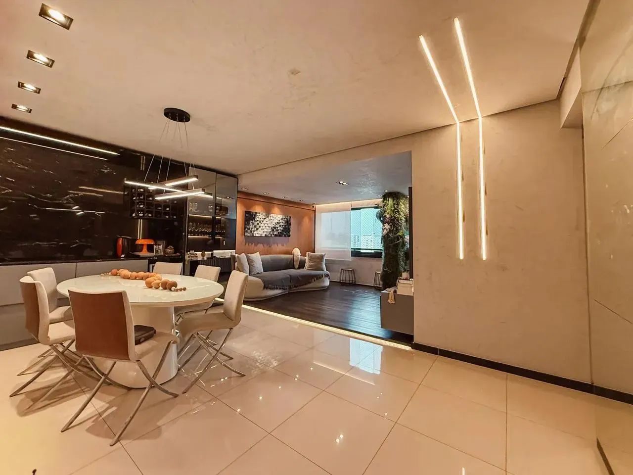 Lindo apartamento 100% reformado com o mais alto requinte e bom gosto ANDAR ALTO - Foto 9