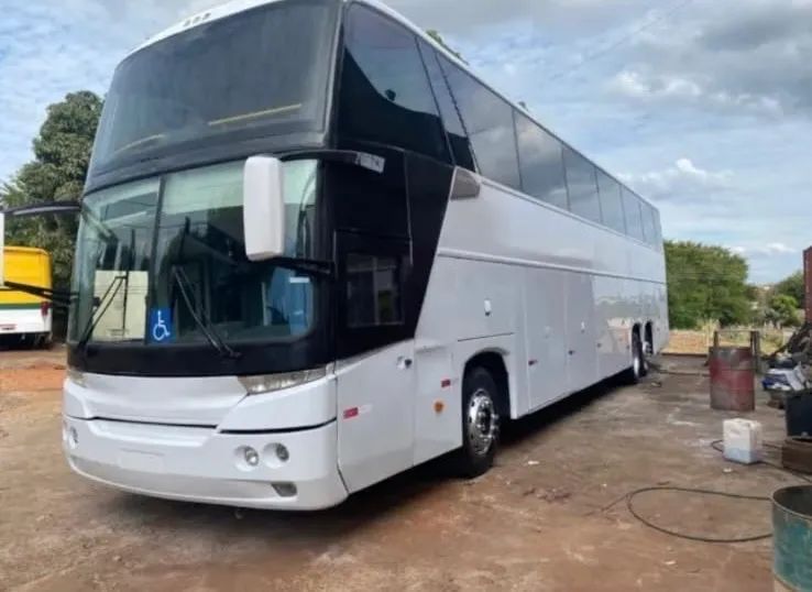 Ar condicionado revisado, Motor feito, Bancadas com excelente estado de conservação!