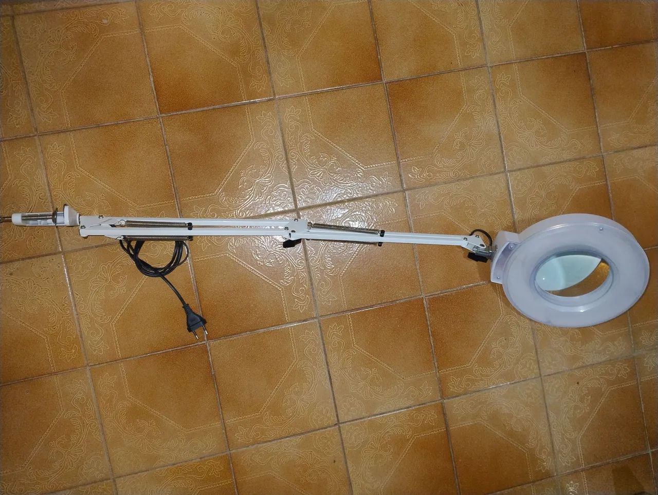 Lupa articulada c/ LED 