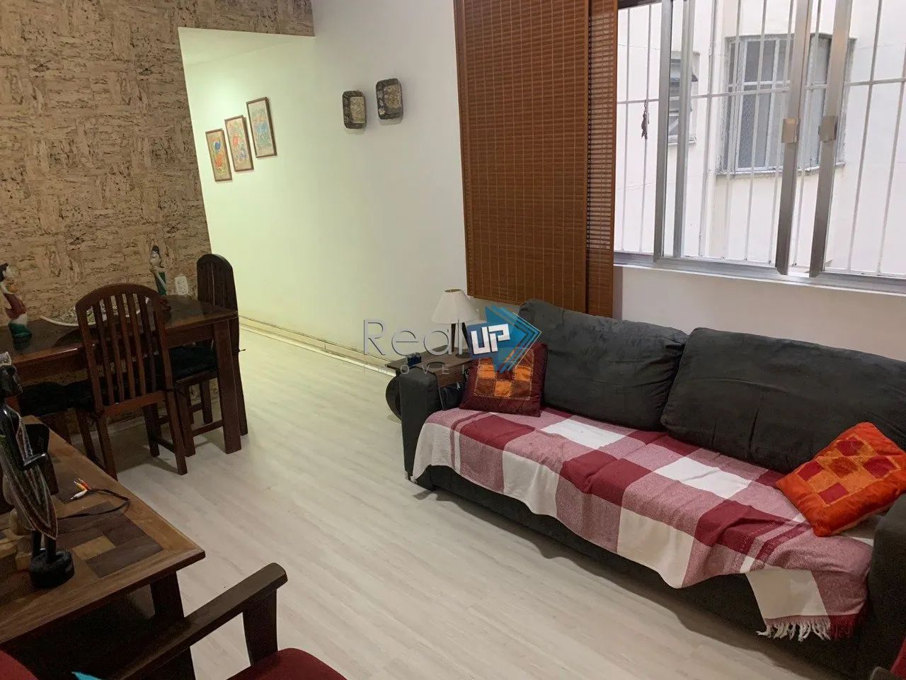 Espaçoso 2 quartos em Copacabana - Foto 3