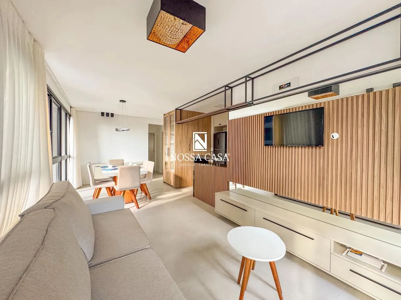 Apartamento de 2 quartos, sendo 1 suíte no Centro de Torres/RS