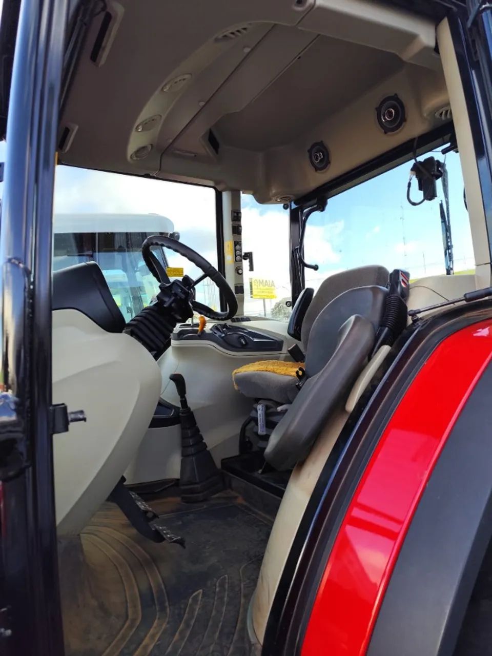 Trator Massey Ferguson 4707 Cabinado, ano 2021, com Reversor Eletro Hidráulico - Foto 5