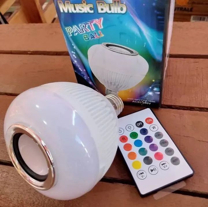 Lâmpada Bluetooth com Som e Luz RGB - Party Ball