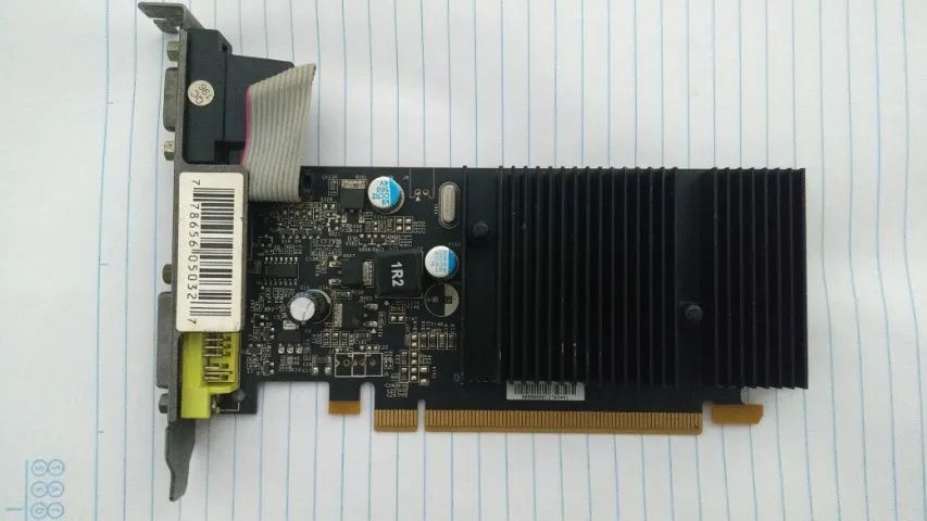 Placa de Video 8400 GS - usado