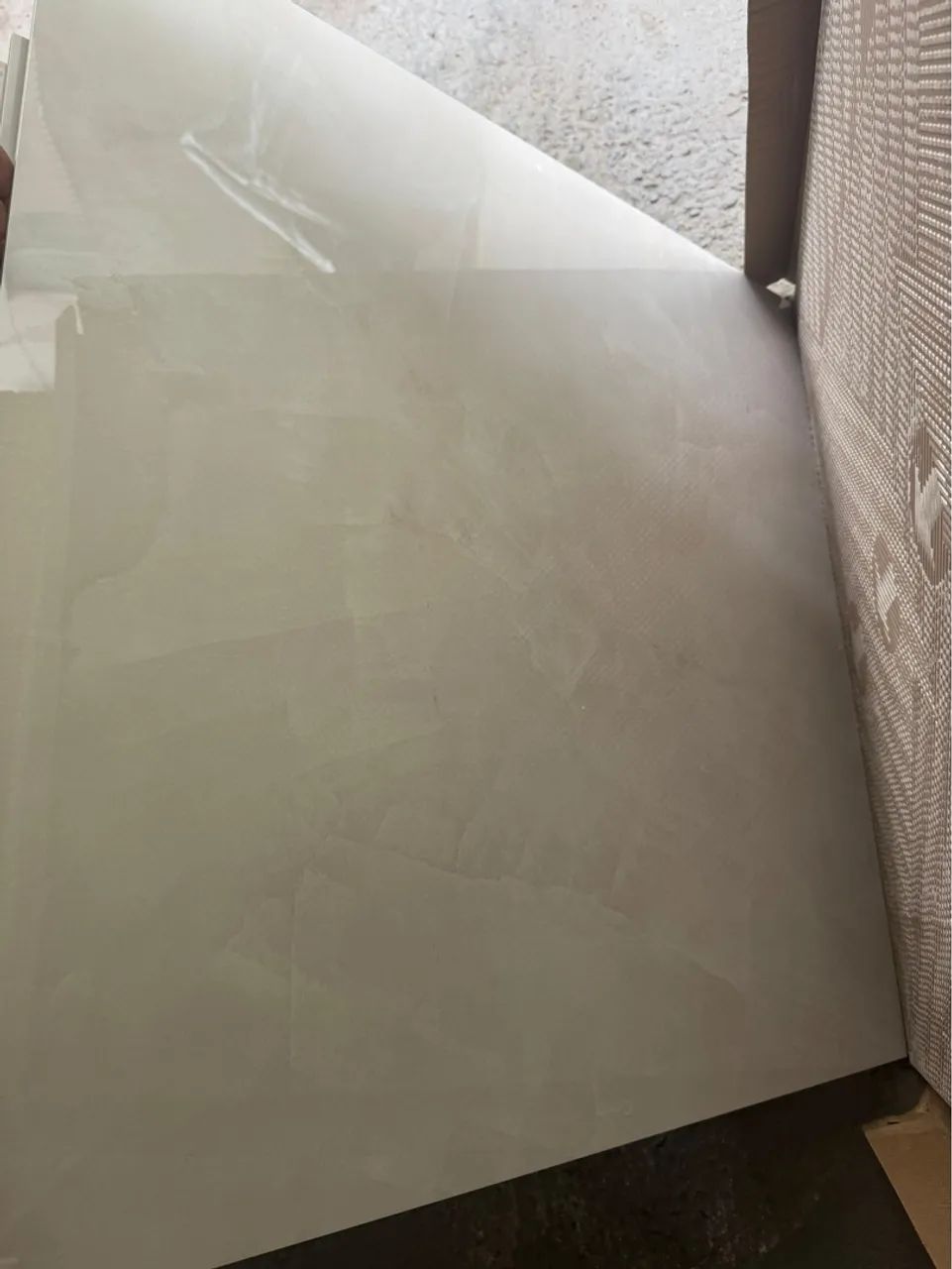 Vendo 2 caixas de piso porcelanato retificado 80x80 - Marca Incesa