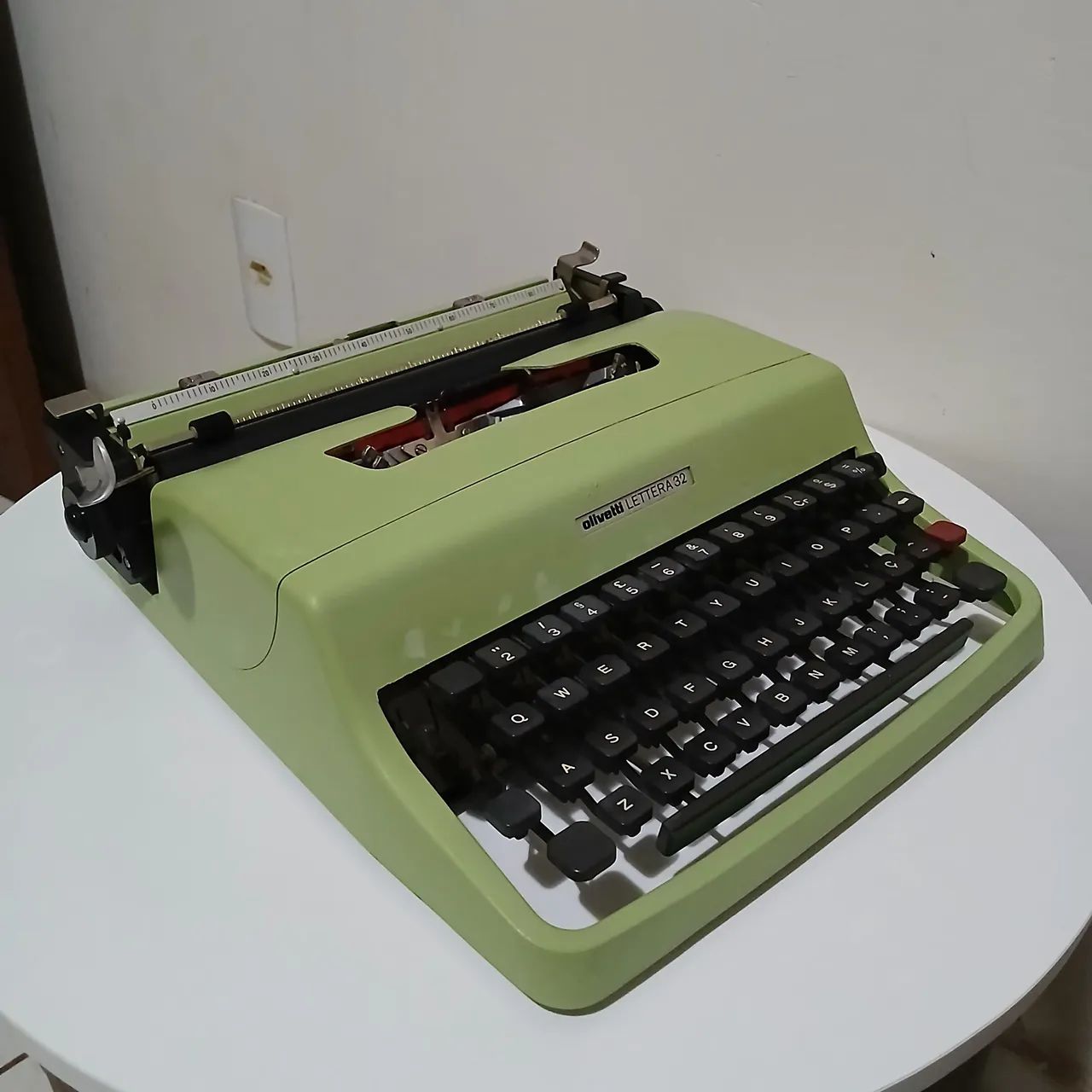 Máquina de escrever Olivetti Lettera 32 - Foto 2