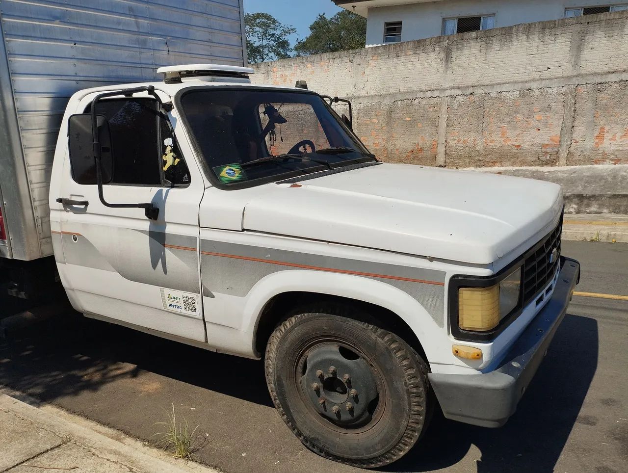 Caminhão Baú - Chevrolet - Foto 4