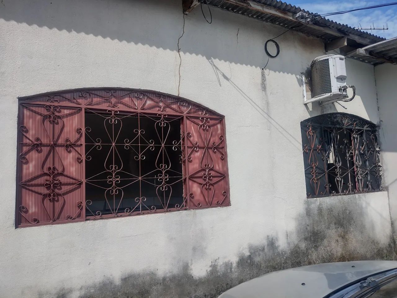 Janela com grad ferro 