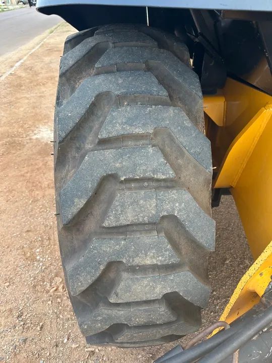 Retroescavadeira JCB 3C 2013 - Foto 4