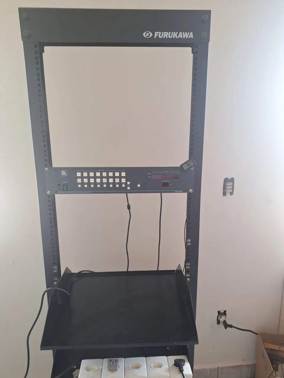 Rack Furukawa para equipamentos de rede