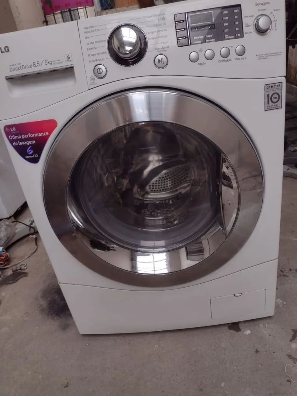 Lava e seca LG Direct Drive 8,5kg em excelente estado tudo funcionando 
