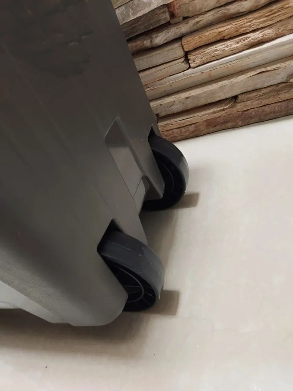 Cooler 34L com rodinhas - Foto 2