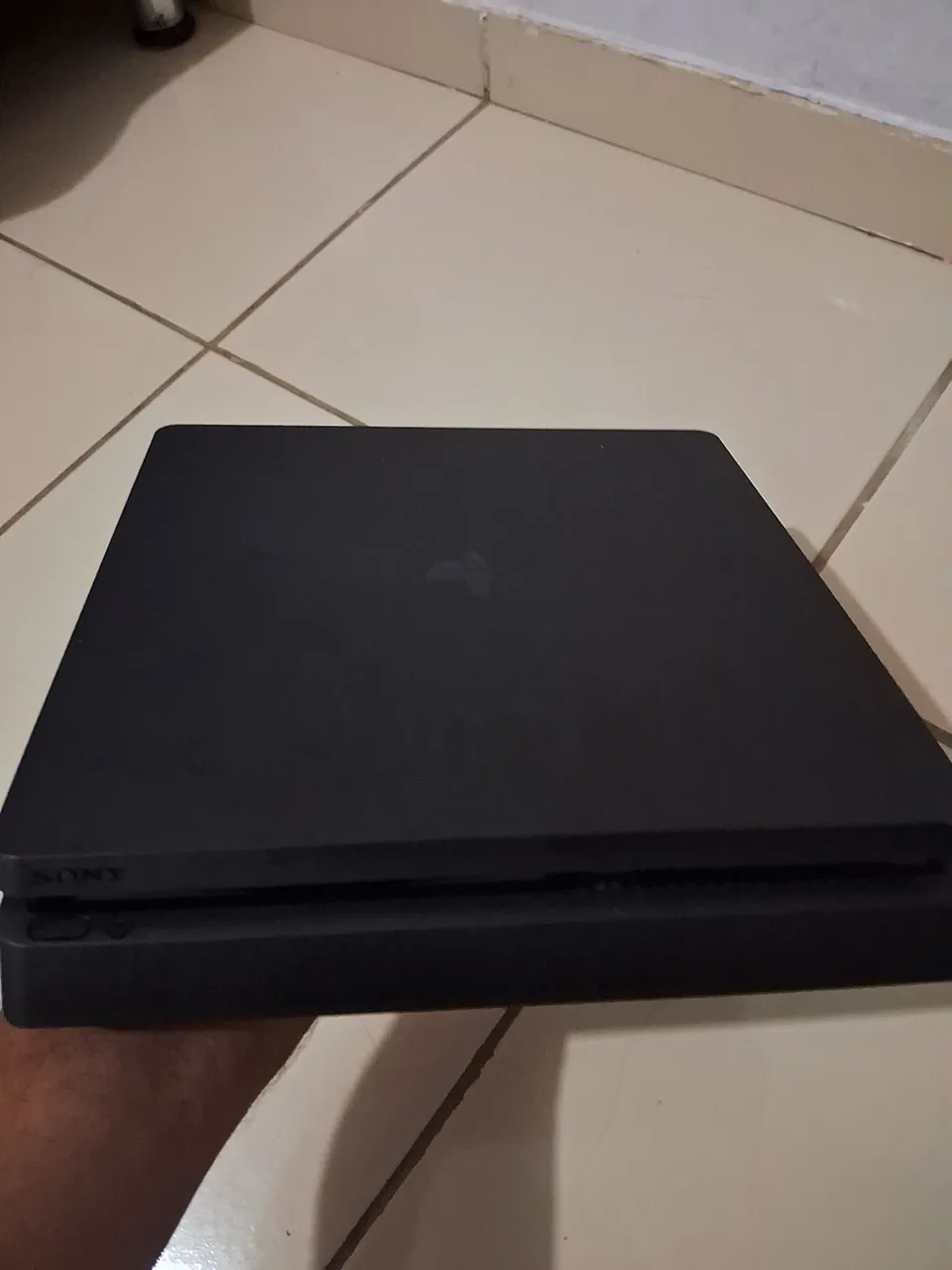 Playstation 4 Slim com 3 jogos