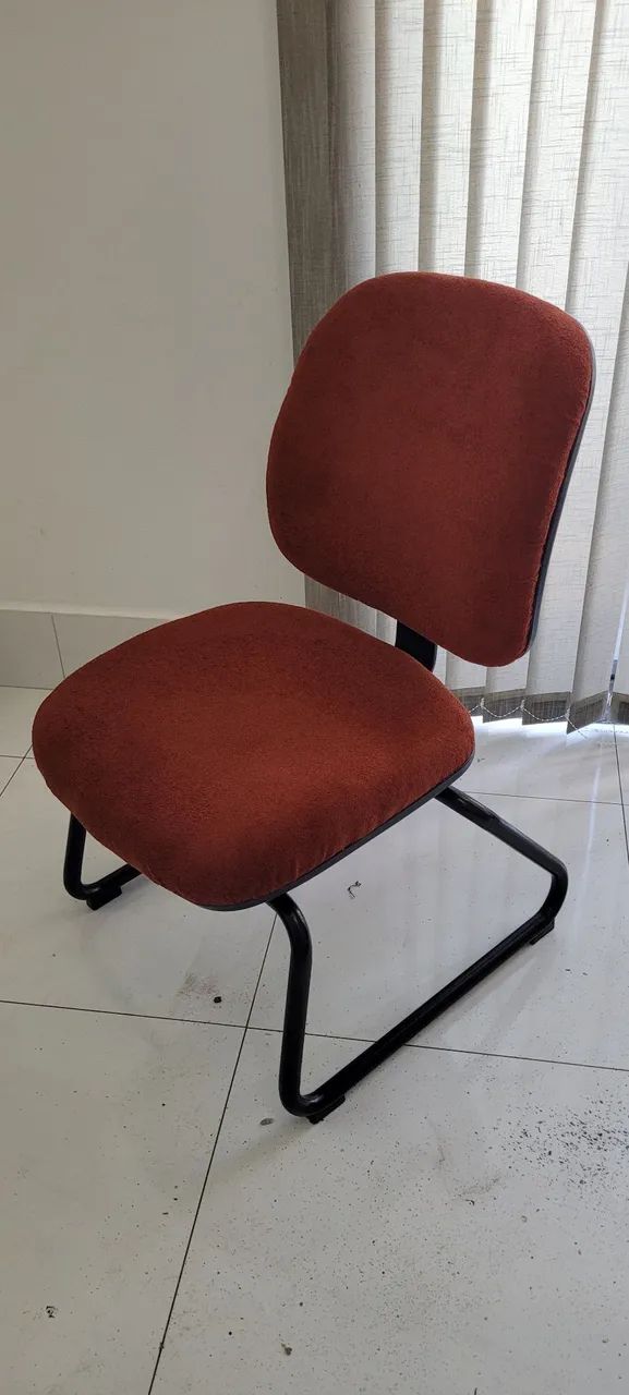 Cadeira de escritorio reformada