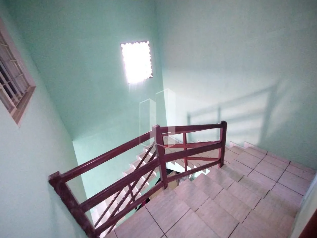 ALUGA-SE IMÓVEL RESIDENCIAL