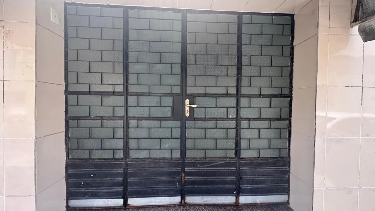 Porta 2.40 por 2.10