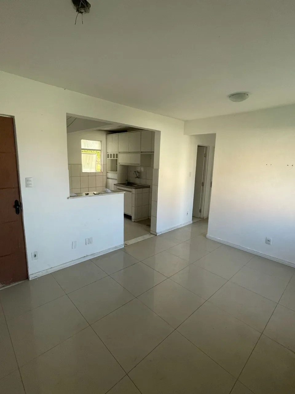 Apartamento 2/4 próximo ao Roberto Santos e