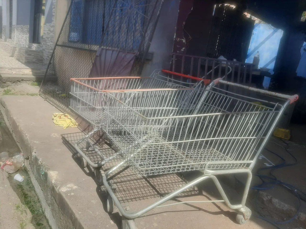 Carrinhos de compras para uso externo