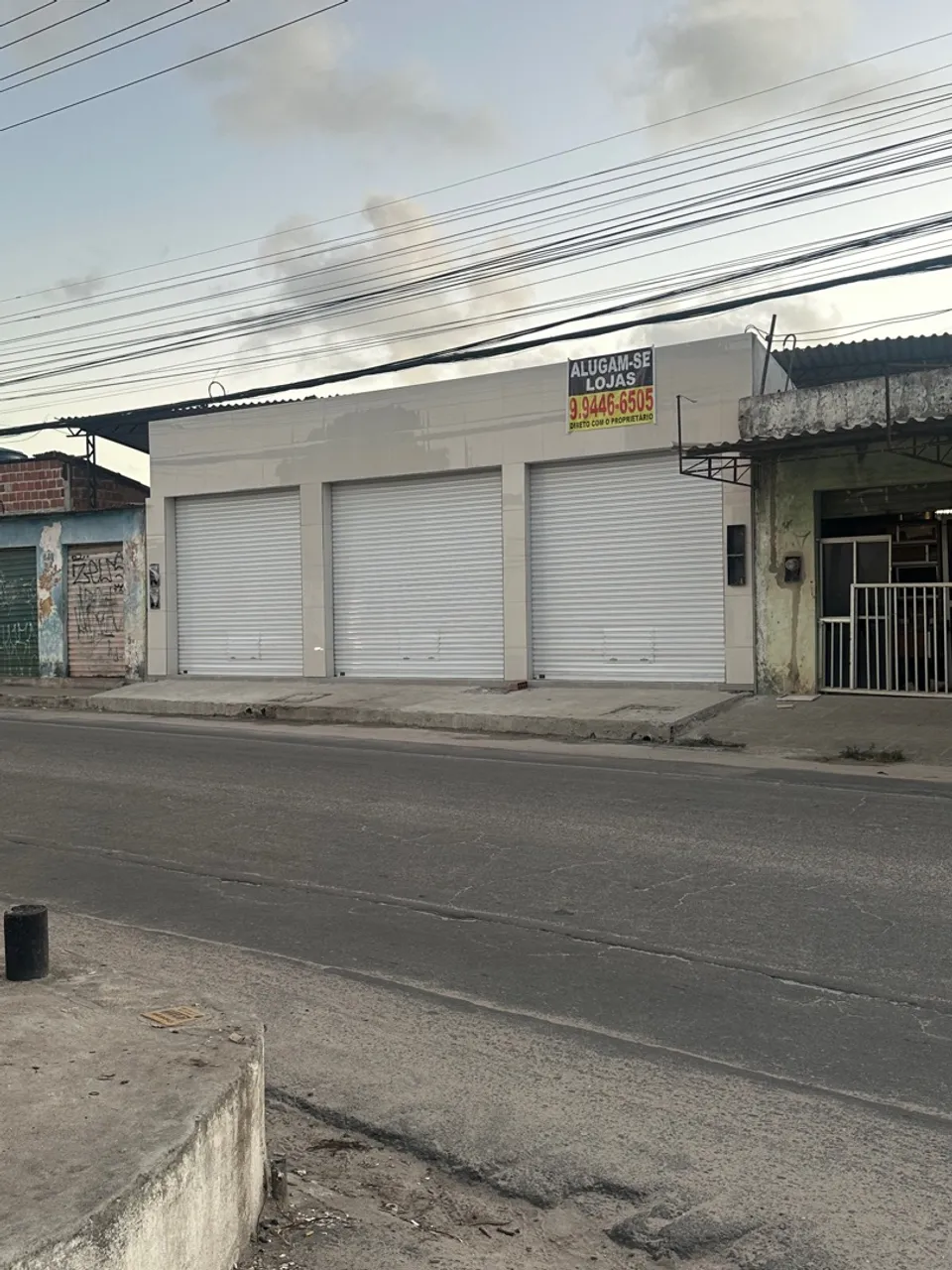 Vende-se Galeria com 3 Lojas