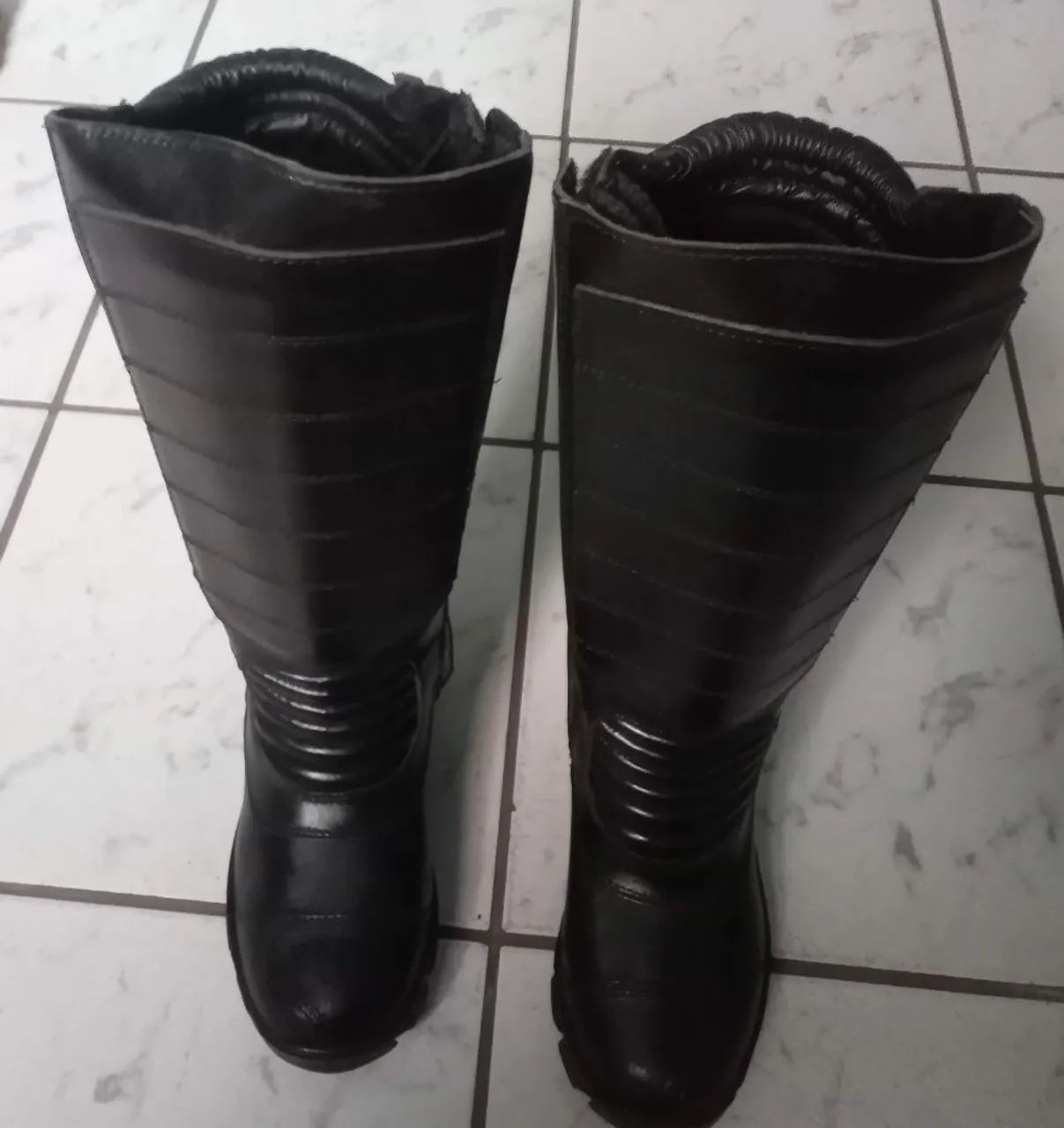 Botas de couro pretas - Foto 3