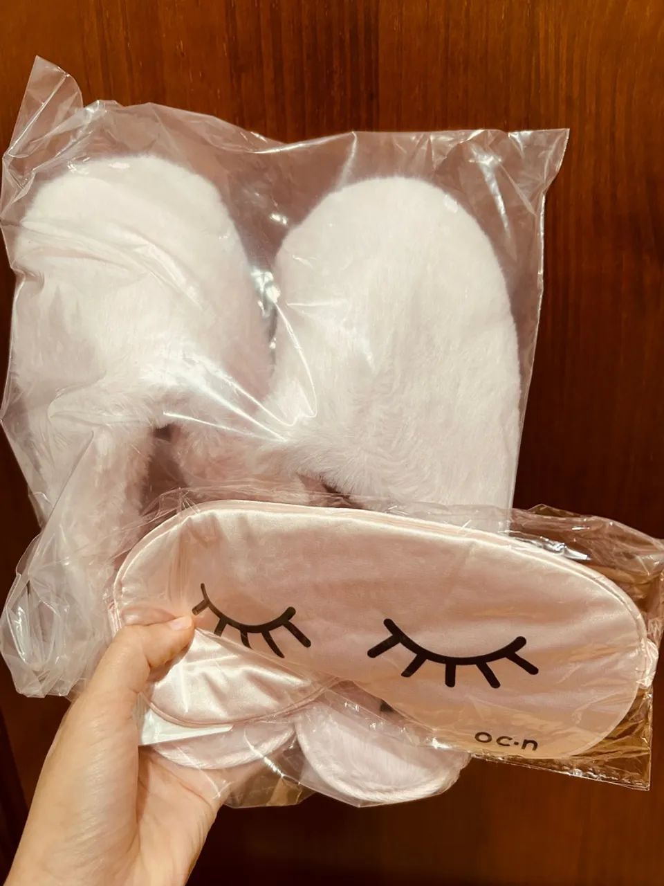 Kit pantufas e máscara de olhos - Foto 2