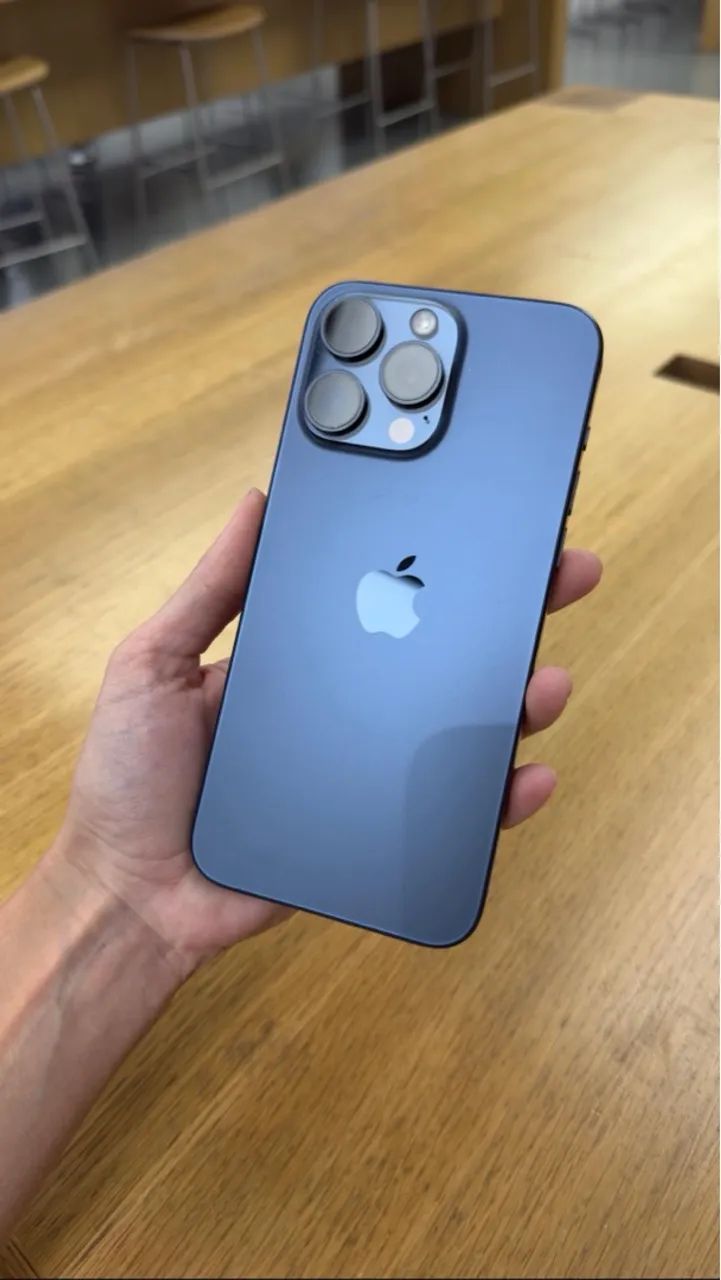 iPhone 15 Pro Max 256gb Azul Titânio seminovo estado de novo