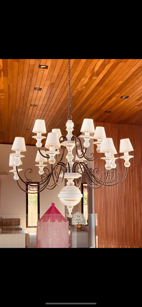 Lustre Pendente Ferro e Madeira Torneada 12 bocais
