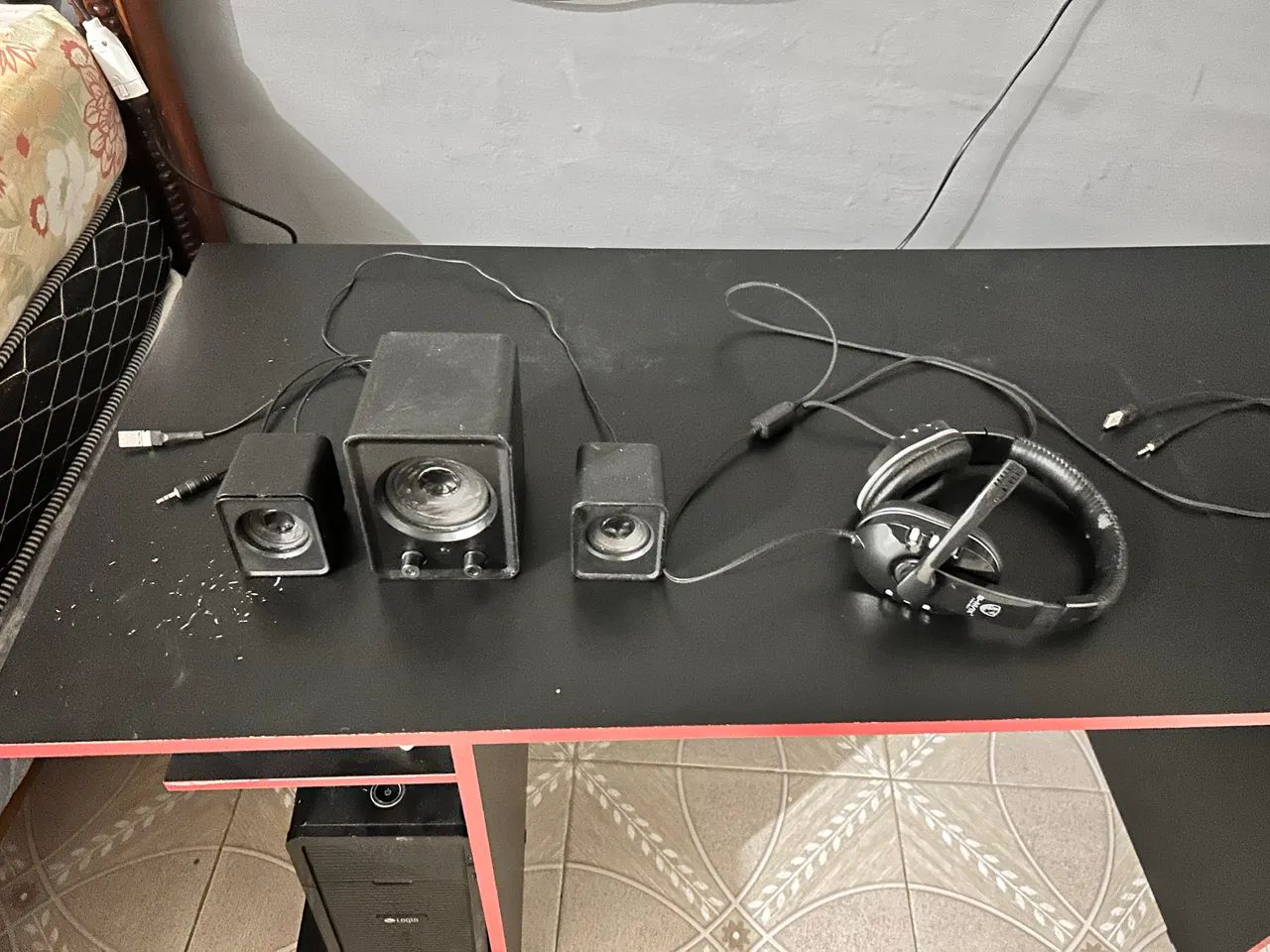 Complete computer with accessories (description)64396503703170124