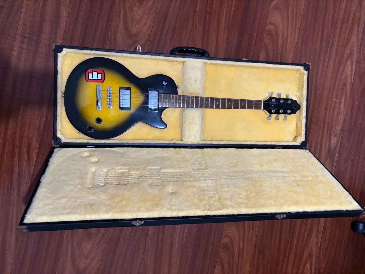 Guitarra Elétrica Personalizada - Estilo e Som!