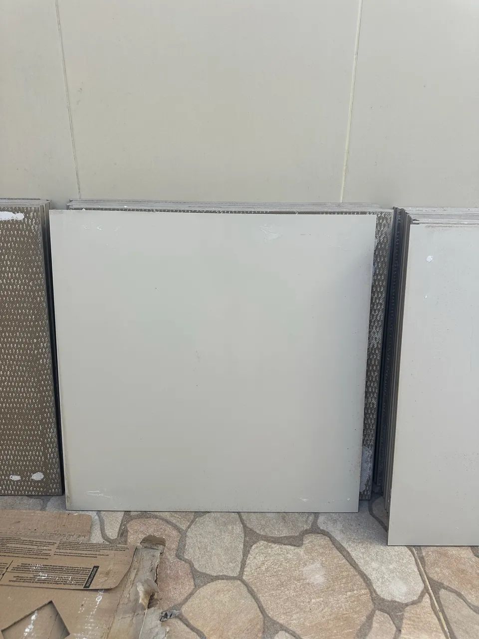 Piso porcelanato biancogress bege 62x62cm 