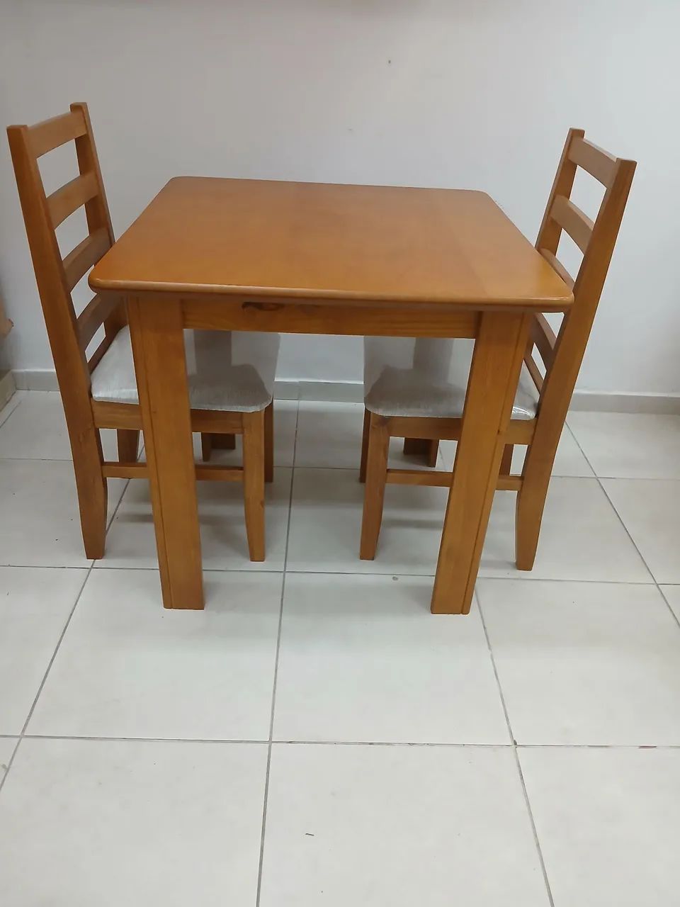 Mesa de Jantar de Madeira - 2 lugares  - Foto 2