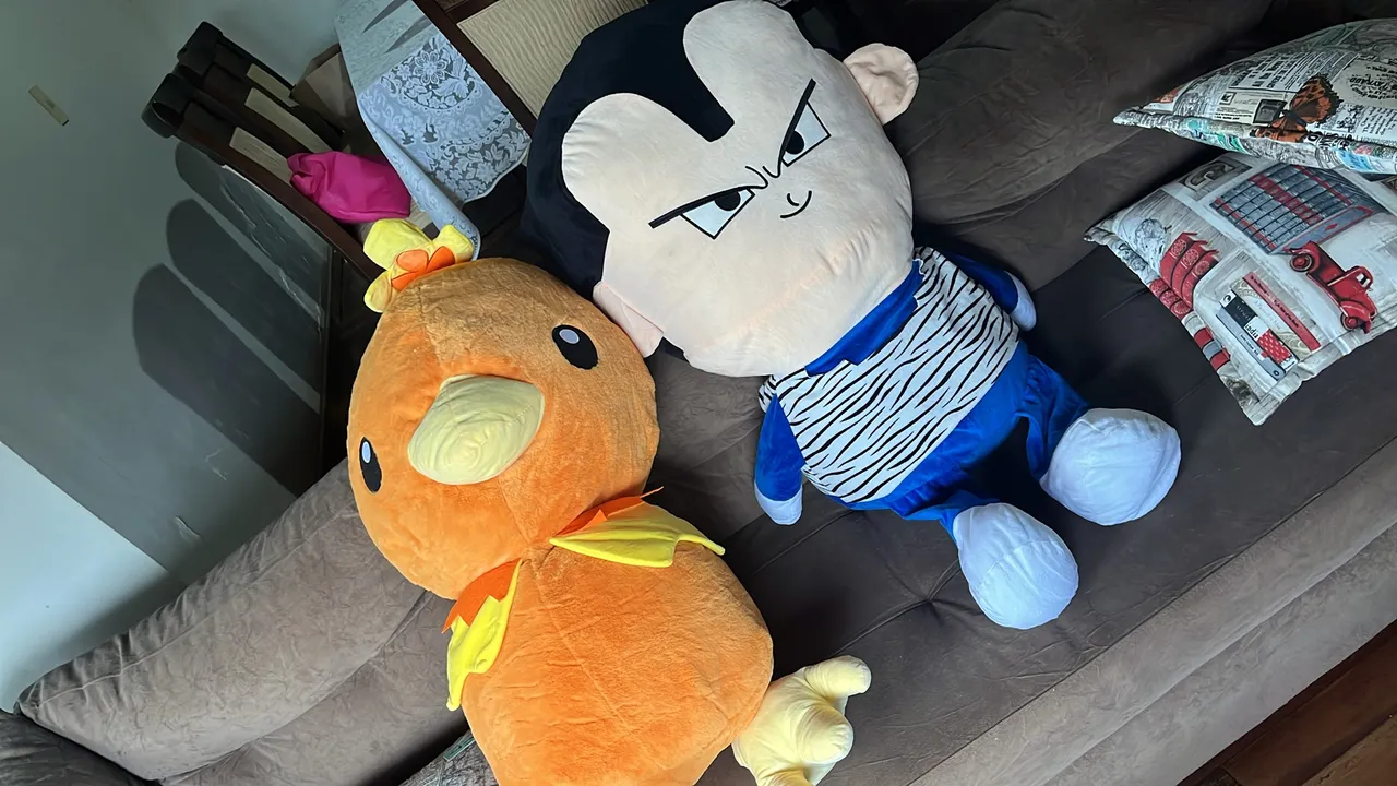Pelúcias Dragon Ball Z e Pokémon