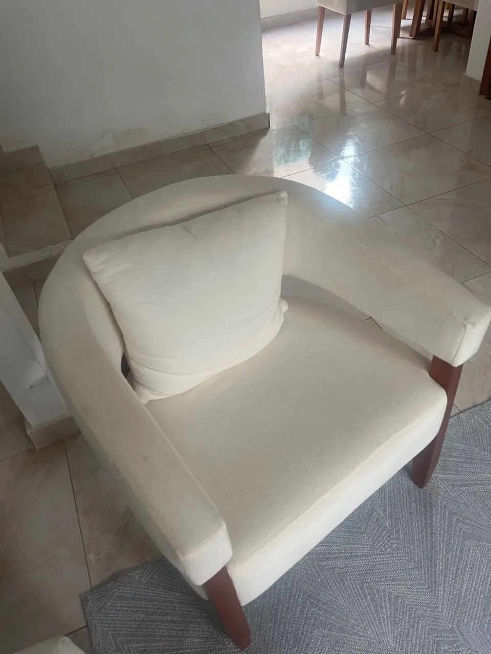 Poltrona branca  - Foto 3