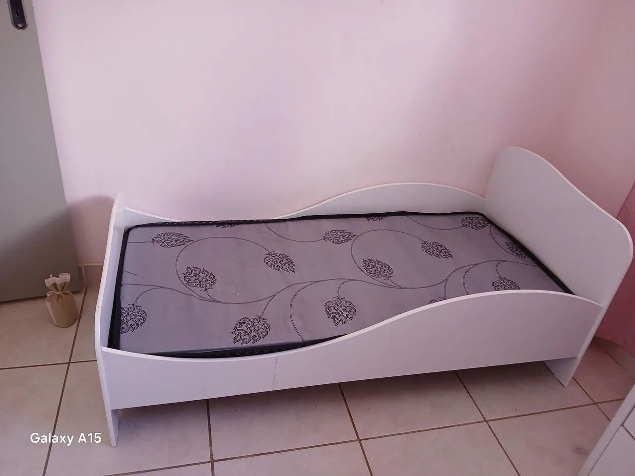 Mini Cama infantil com colchão. - Foto 3